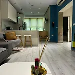 Klt Blloku Center * ティラナ