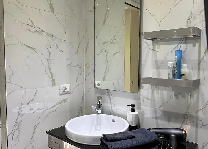 Klt Blloku Center 地拉那